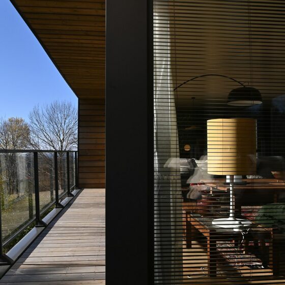 Terrasse & Salon | Maison L'avancée, Location haut-de-gamme Massif du Sancy